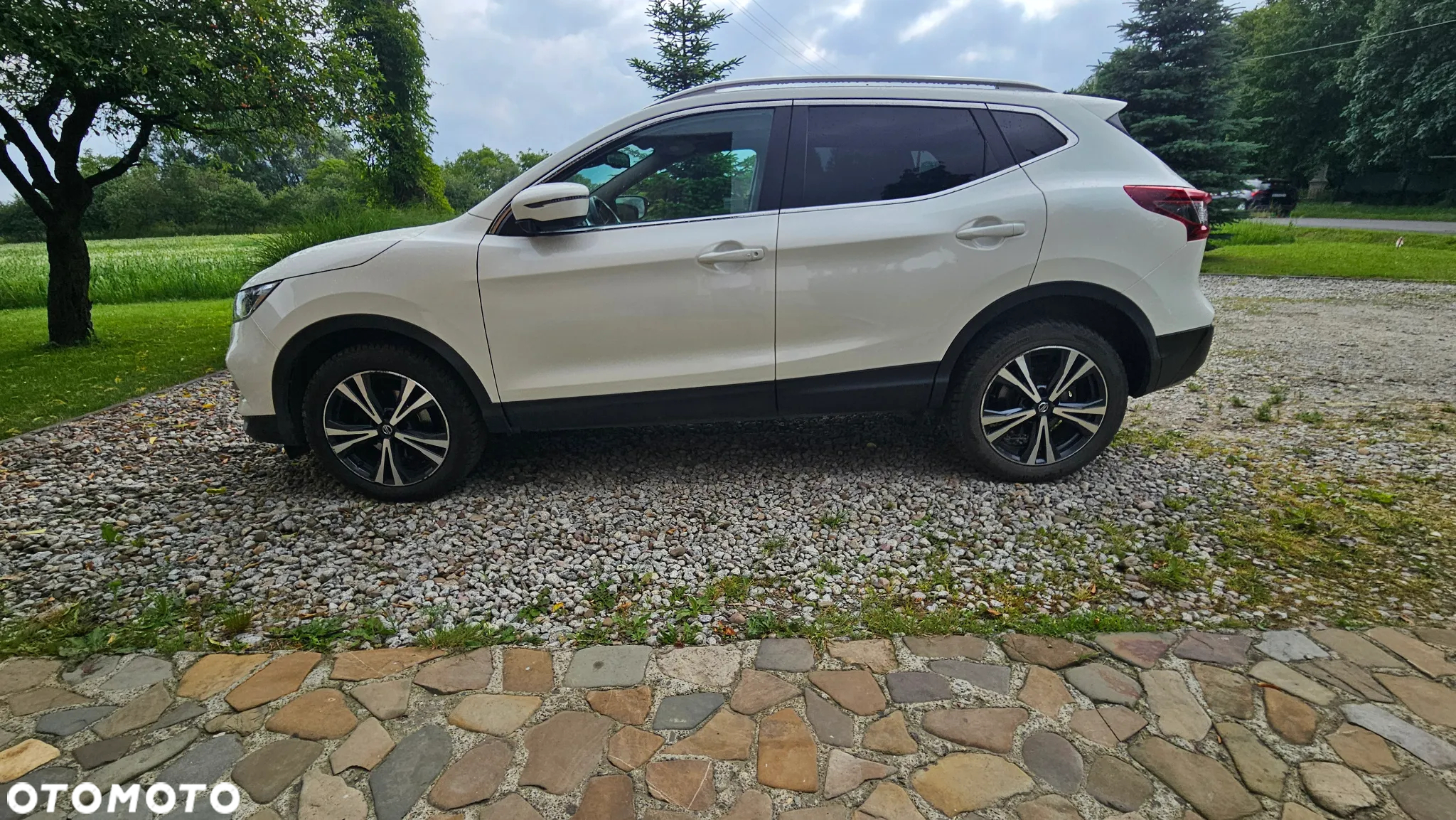 Nissan Qashqai 1.3 DIG-T N-Connecta - 2