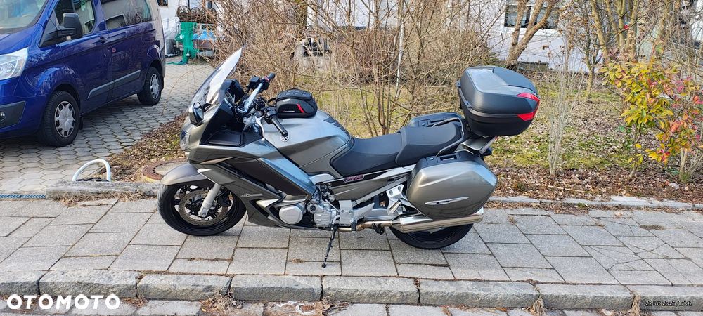 Yamaha FJR - 6