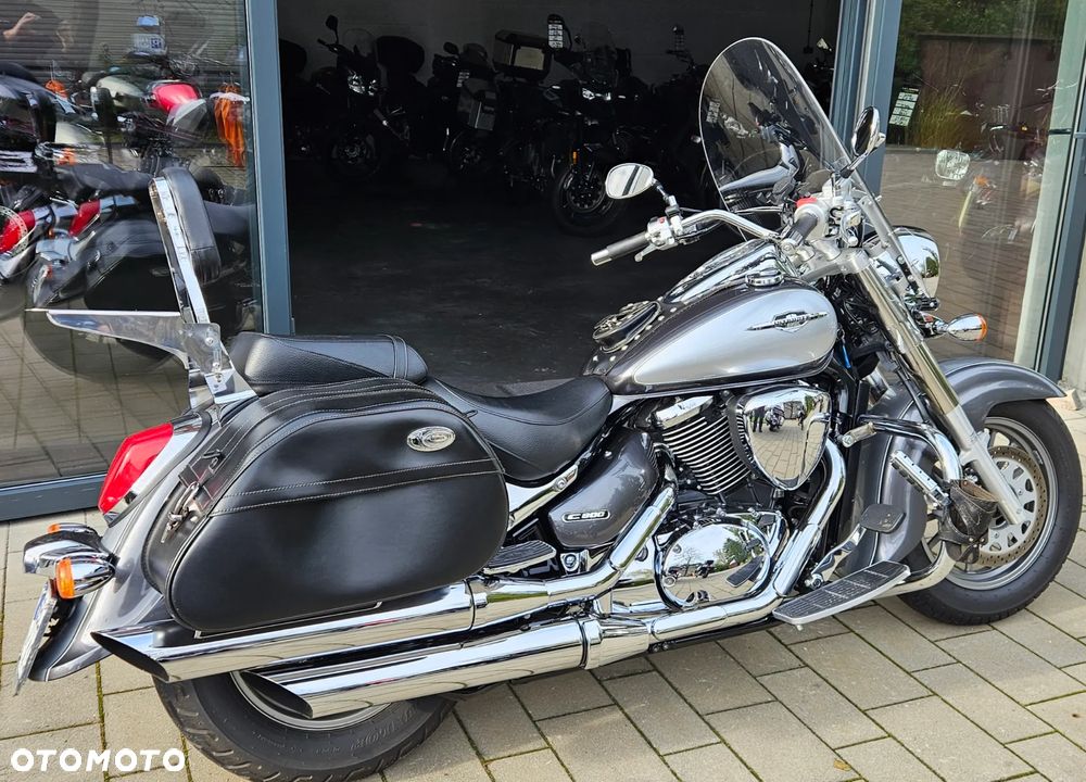 Suzuki VL 800 Volusia - Boulevard C50 - 4