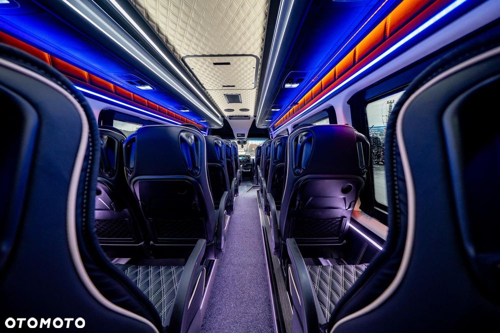 Mercedes-Benz Sprinter 519 - 40