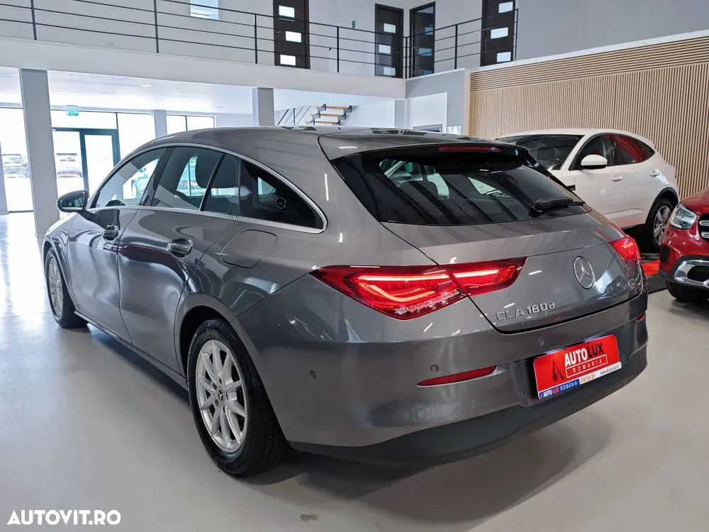 Mercedes-Benz CLA 180 Shooting Brake 7G-DCT - 5