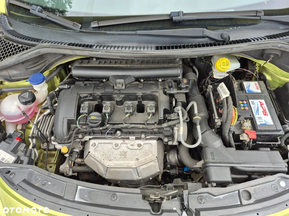 Peugeot 207 1.4 16V Sporty - 24