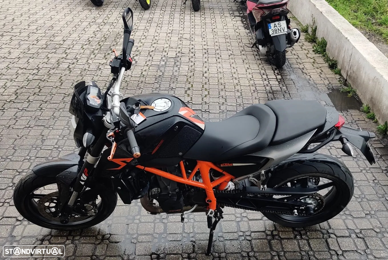 KTM Duke 690 - 4