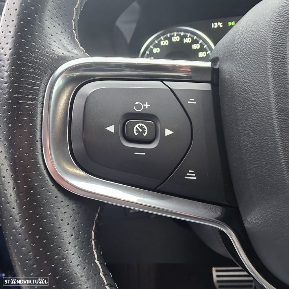 Volvo XC 40 2.0 D3 R-Design Geartronic - 22