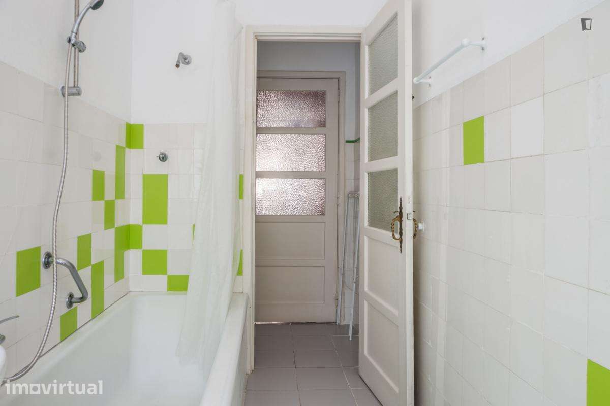 Quarto - localizado em São Sebastião Lisbon - Grande imagem: 3/16
