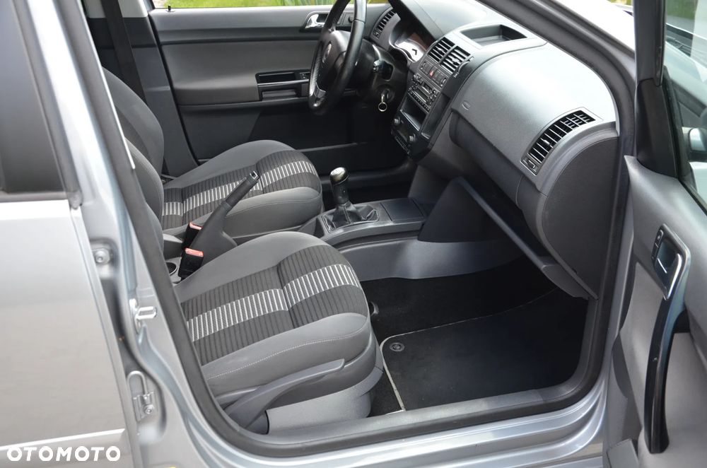 Volkswagen Polo - 9