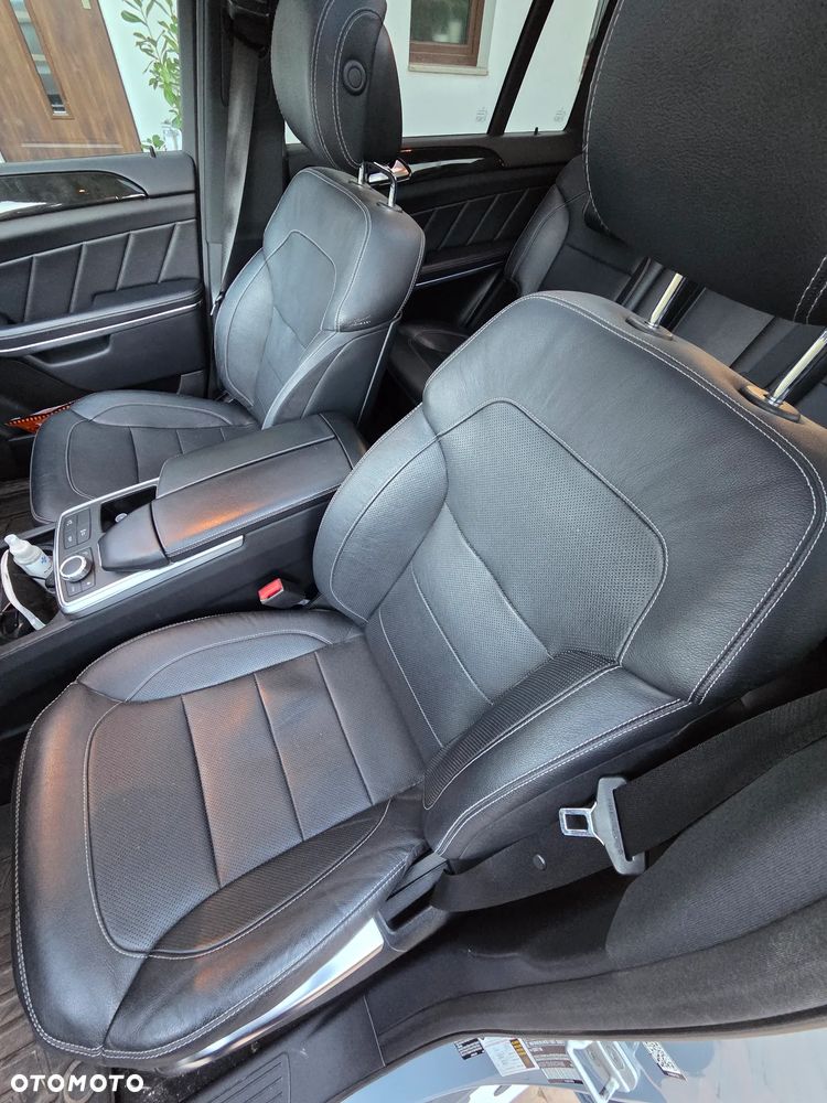 Mercedes-Benz GL - 23