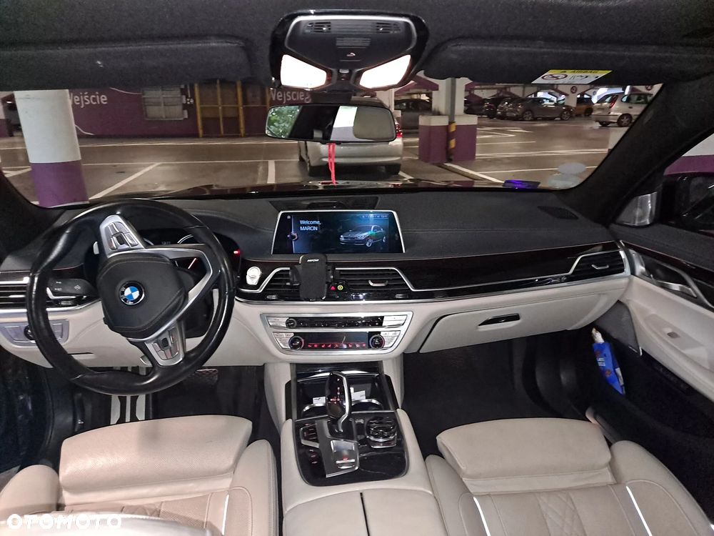 BMW Seria 7 750Li xDrive - 11