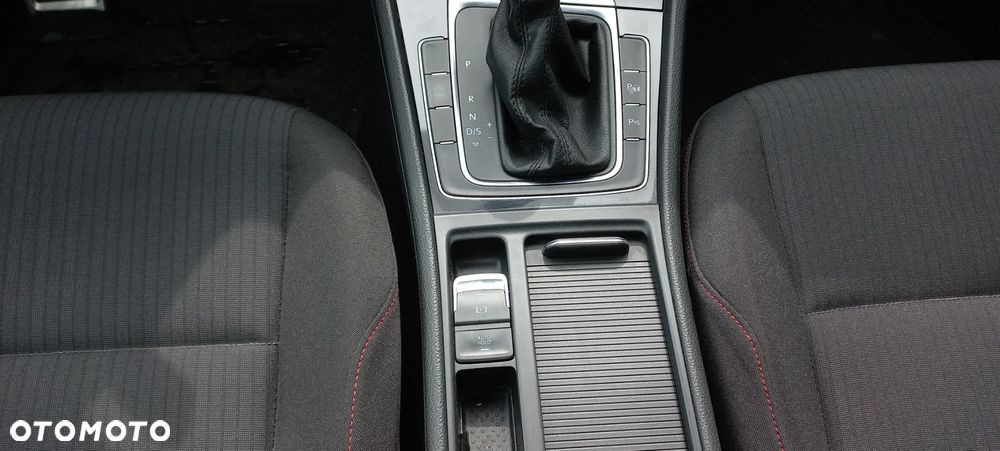 Volkswagen Golf 1.6 TDI DSG Sound - 23