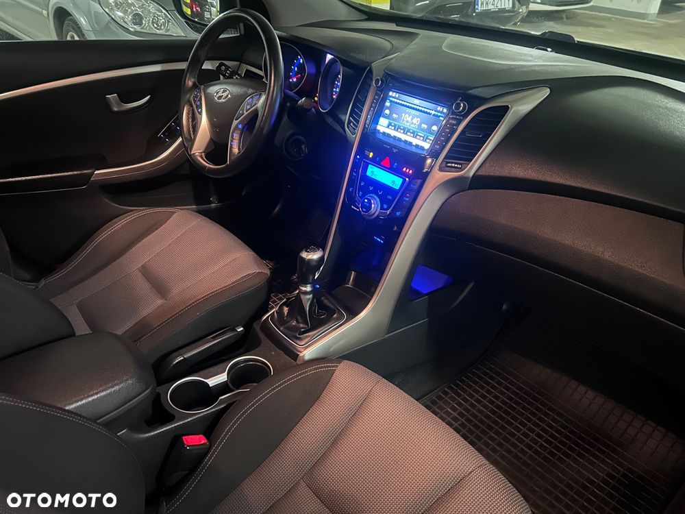 Hyundai i30 blue Kombi 1.6 CRDi Style - 7