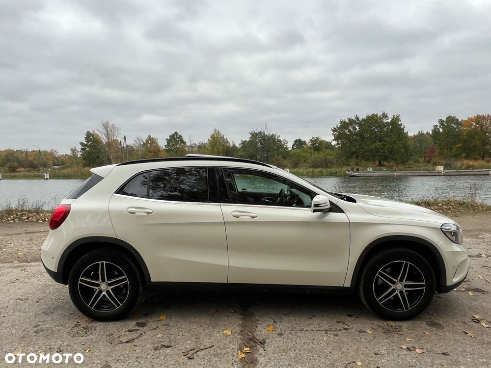 Mercedes-Benz GLA - 21