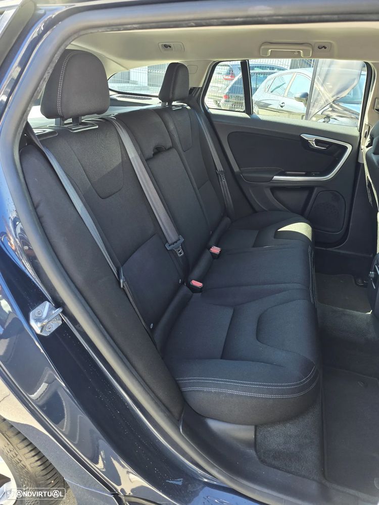 Volvo V60 2.0 D4 Kinetic - 9