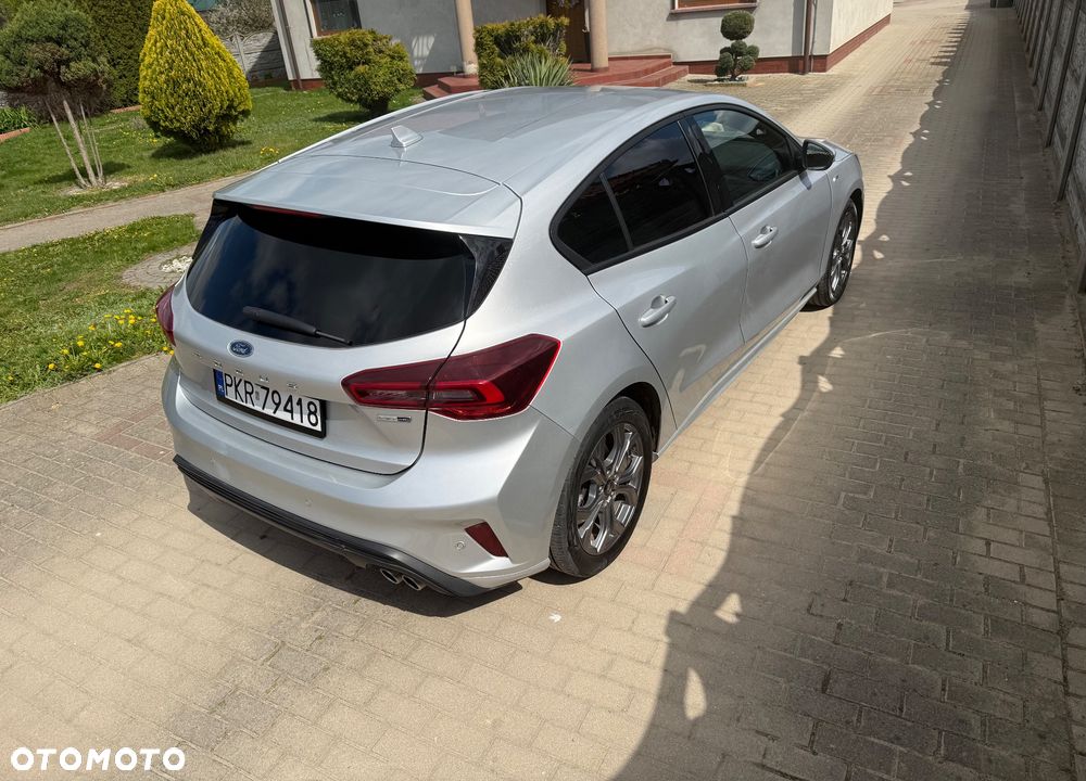 Ford Focus 1.0 EcoBoost Hybrid ST-LINE X - 9