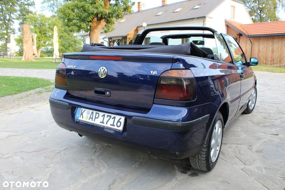 Volkswagen Golf 1.6 - 24