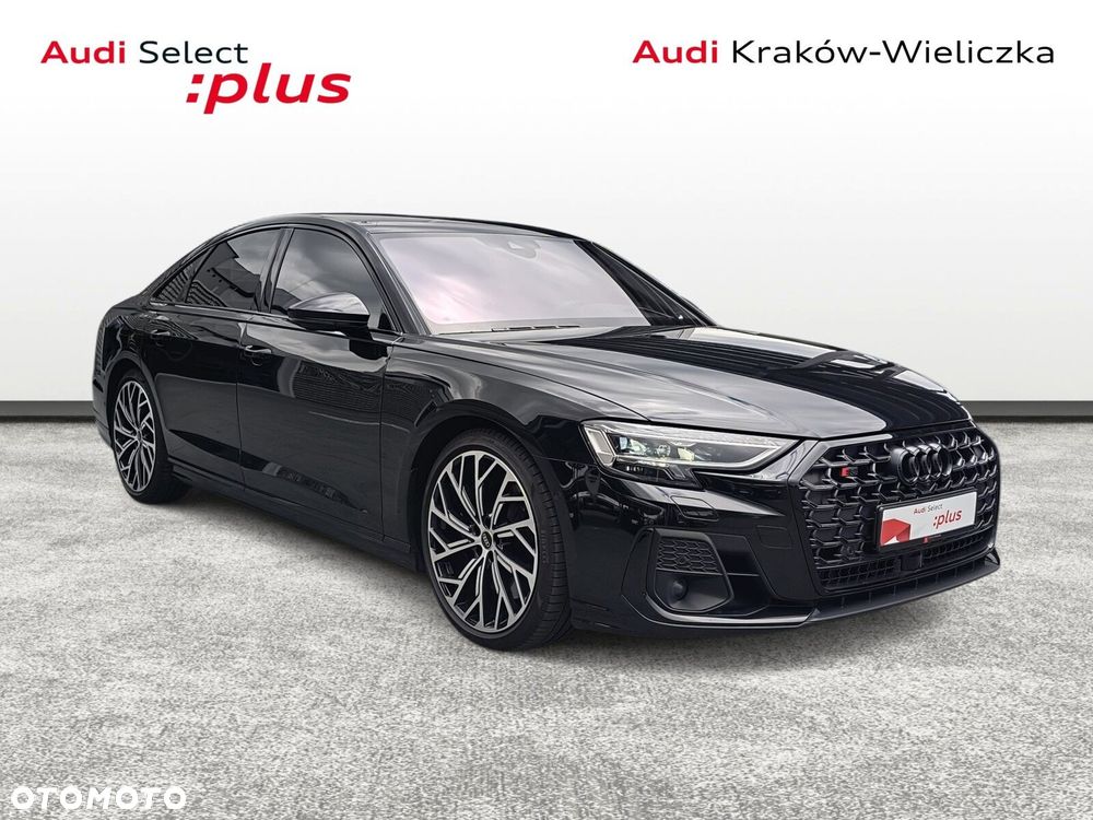 Audi S8 - 8