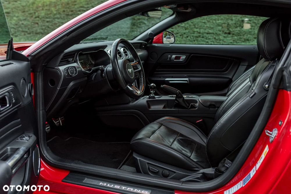 Ford Mustang 5.0 V8 GT - 12