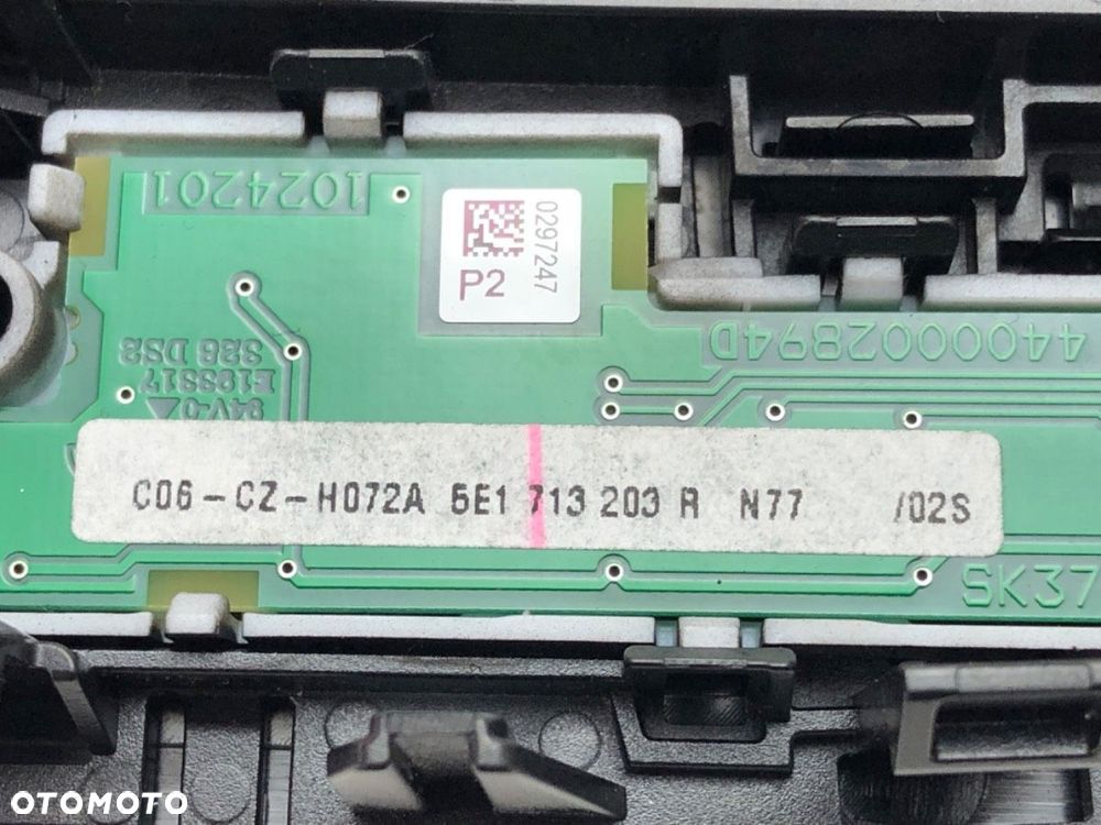 RAMKA ZMIANY BIEGÓW  SKODA OCTAVIA III (5E3, NL3, NR3) 2012 - 2022 1.4 TSI 110 kW [150 KM] benzyna - 5