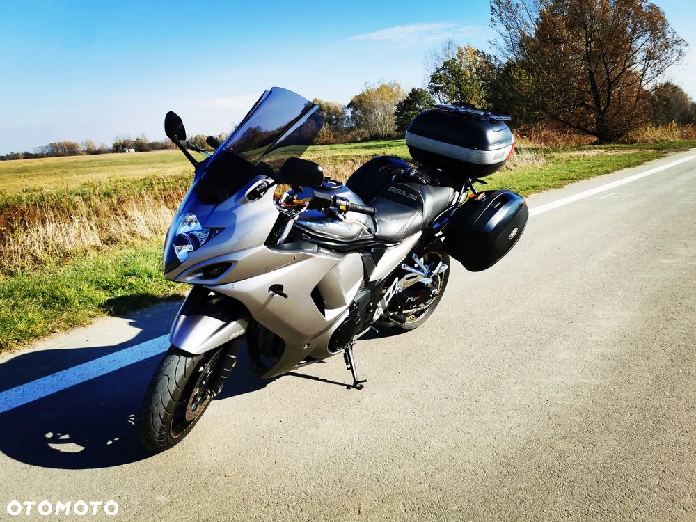 Suzuki GSX - 6