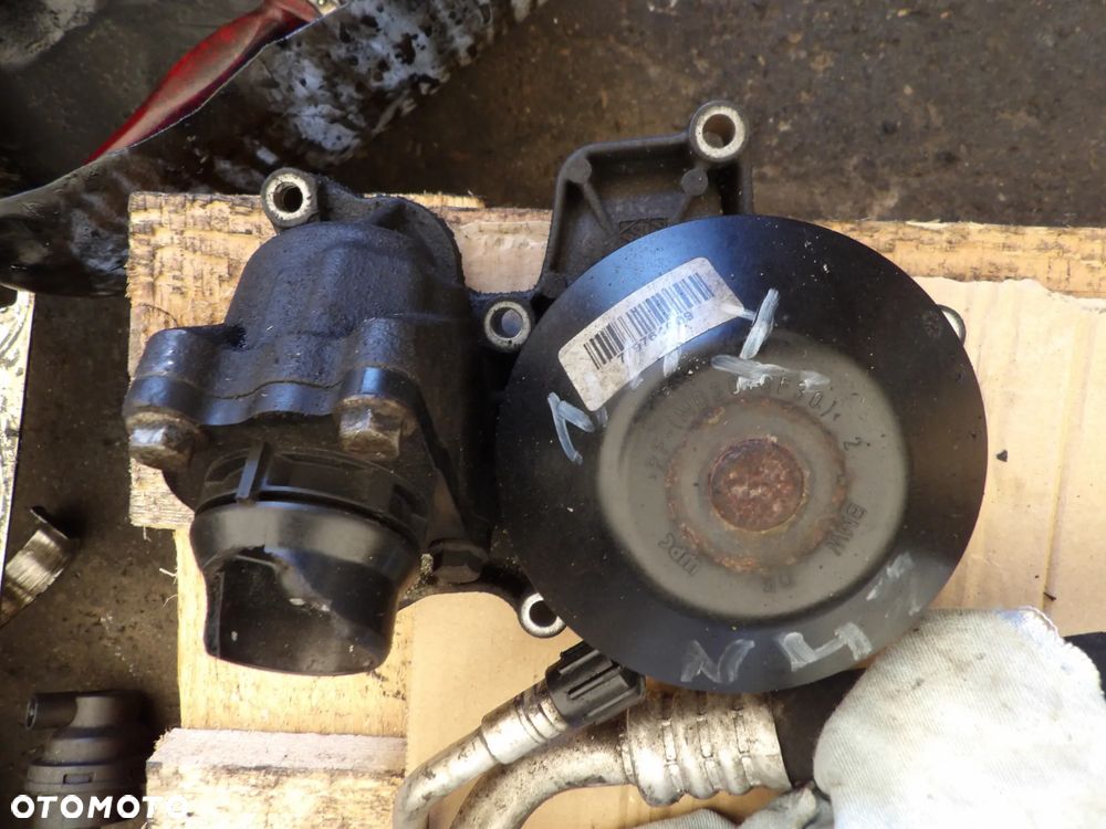 BMW - E90,E91 , N47 - POMPA WODY - 7790275 - 1
