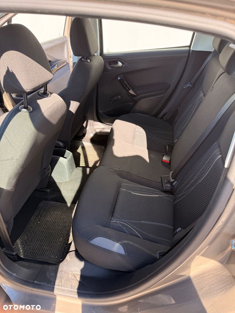 Peugeot 208 1.2 PureTech Style - 13