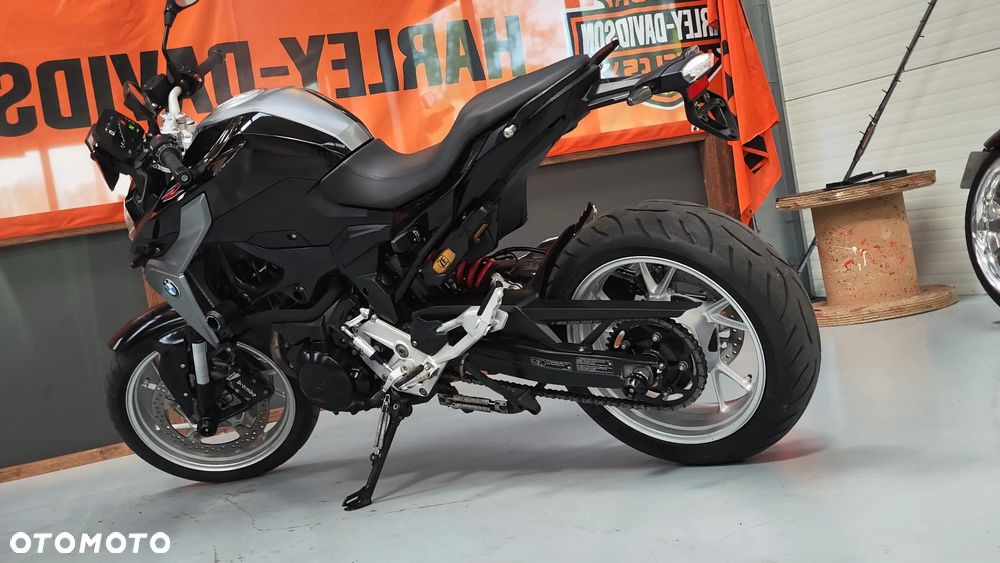 BMW R - 9