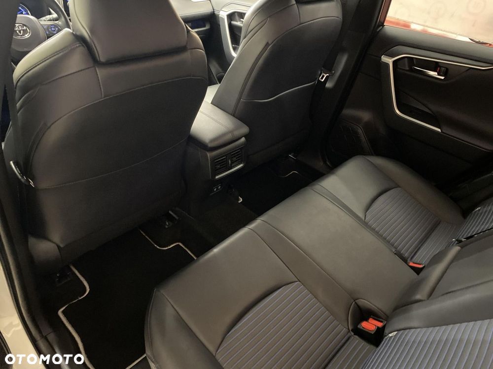 Toyota RAV4 - 11