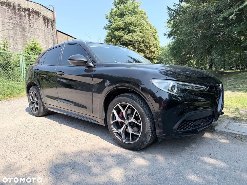 Alfa Romeo Stelvio 2.0 Turbo 16V AT8-Q4 Lusso Ti - 1