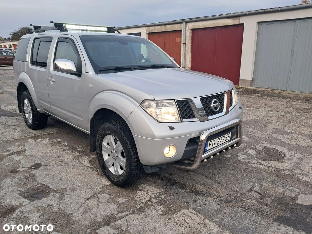 Nissan Pathfinder 2.5 DCi Comfort / XE - 13