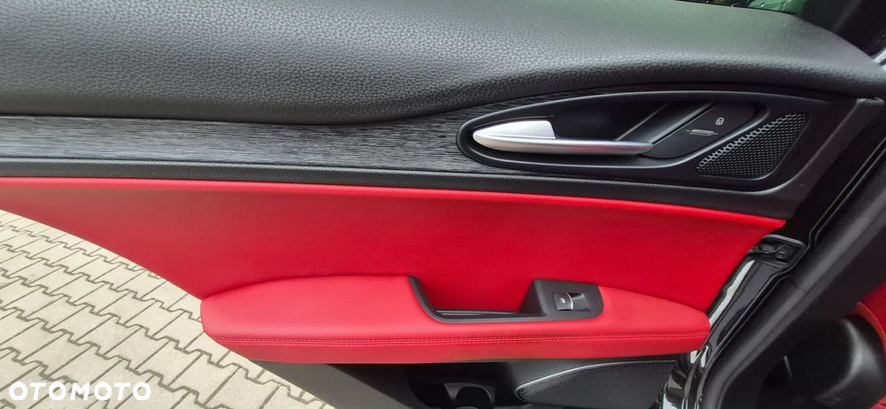 Alfa Romeo Stelvio - 17