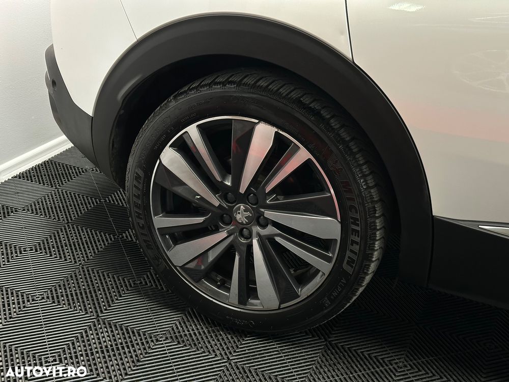 Peugeot 3008 PHEV EAT8 4X4 GT Pack - 40