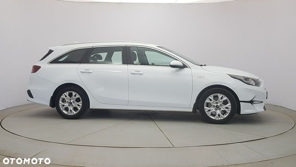 Kia Ceed - 8