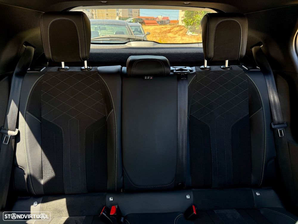 Peugeot 2008 PureTech 130 EAT8 GT Exclusive — fotografia 11