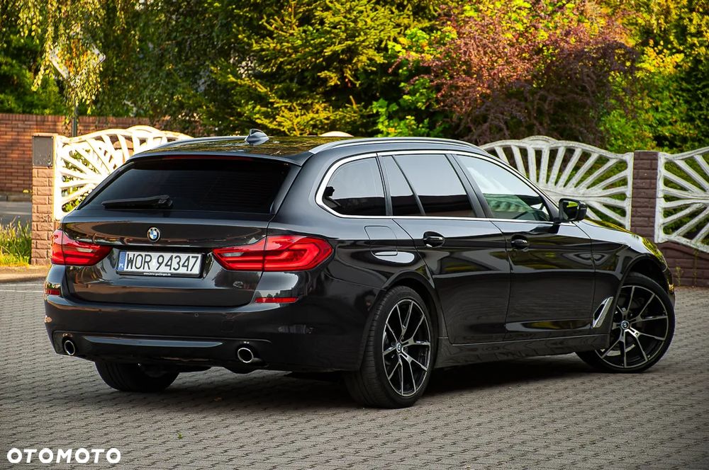 BMW Seria 5 520d Luxury Line sport - 9