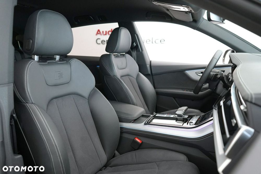 Audi Q8 - 30