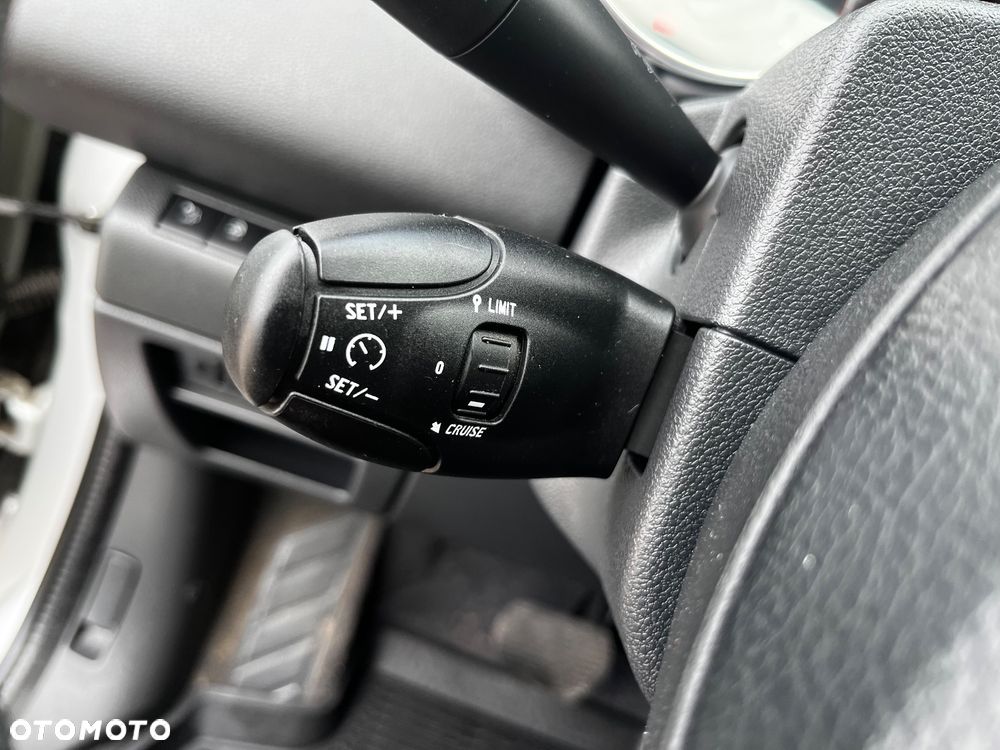 Peugeot 3008 1.6 BlueHDi Allure S&S EAT6 - 21