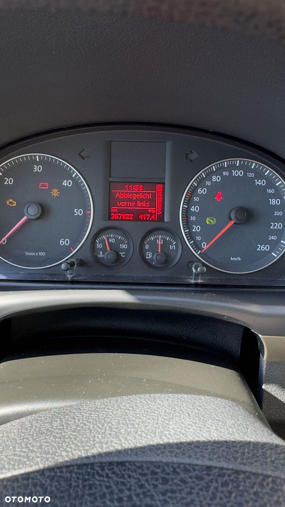 Volkswagen Touran - 16