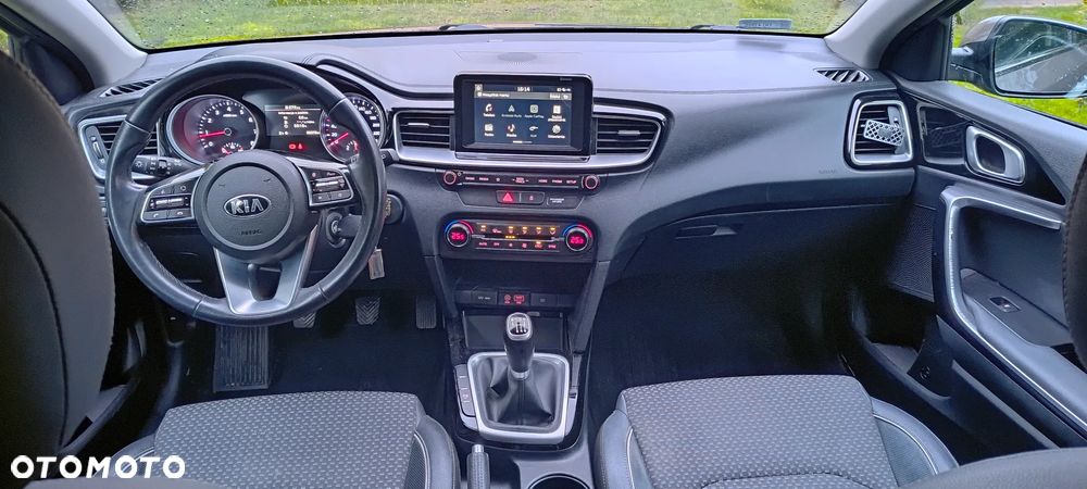 Kia Ceed 1.4 L - 5