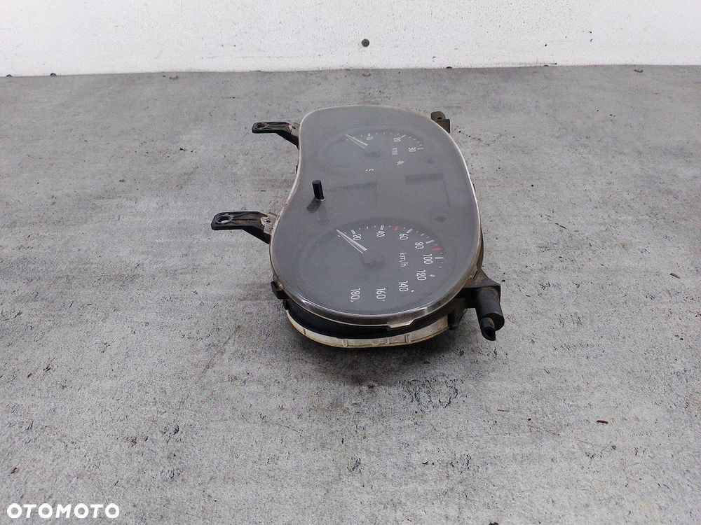 LICZNIK RENAULT MASTER II FL P8200359415-G 2.5 DCI - 4