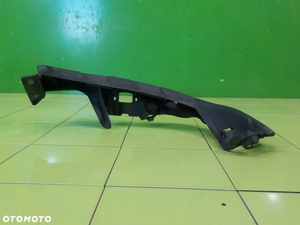 BMW 3 E92 M-PAKIET 2.0 B 09r 2D slizg pod lampe prawy przod E92-93158577-11 - 4