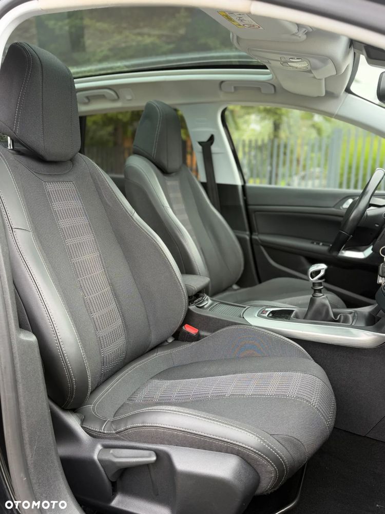 Peugeot 308 1.5 BlueHDi Allure S&S - 21