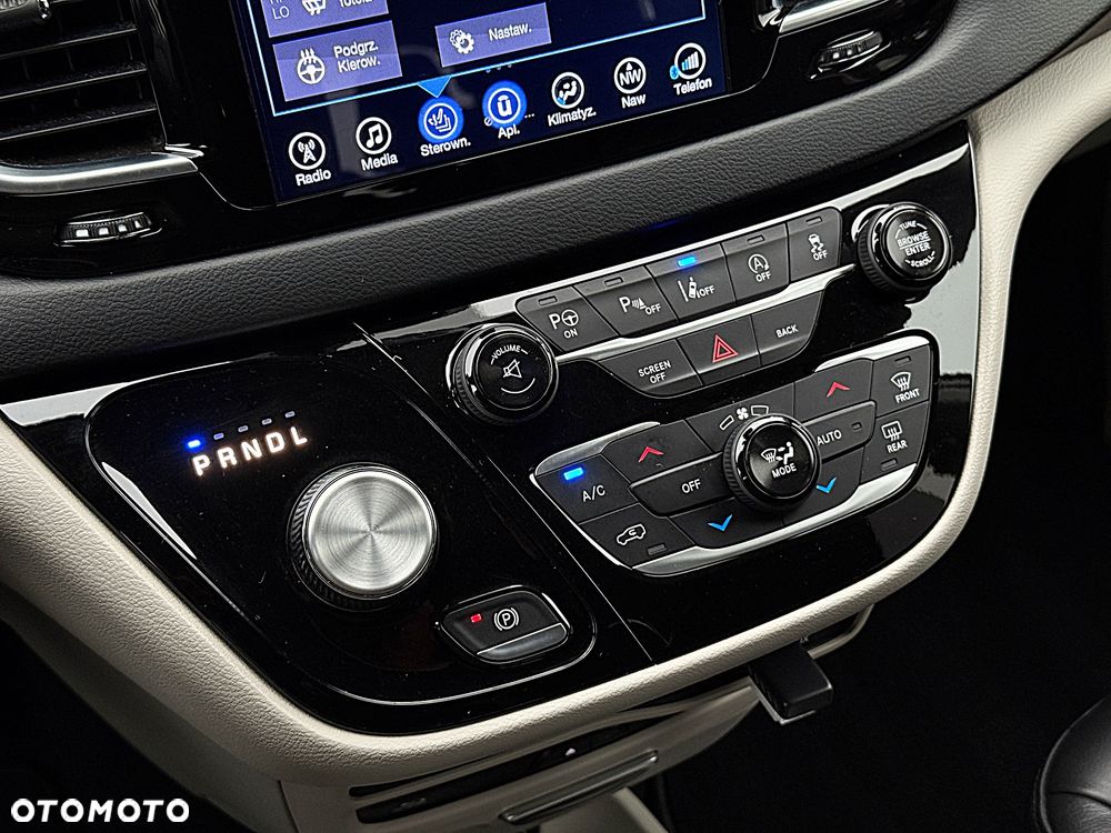 Chrysler Pacifica - 7