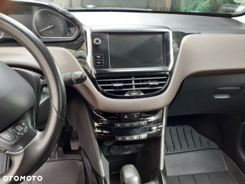 Peugeot 2008 1.2 Pure Tech Style - 8