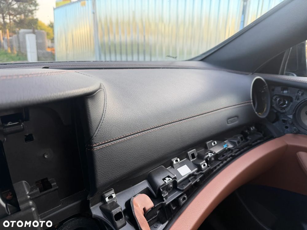 Mercedes-Benz Klasa E 200 9G-TRONIC AMG Line - 22