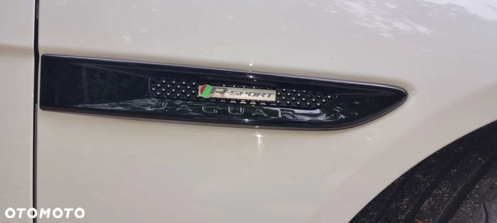 Jaguar XE 20d R-Sport - 4