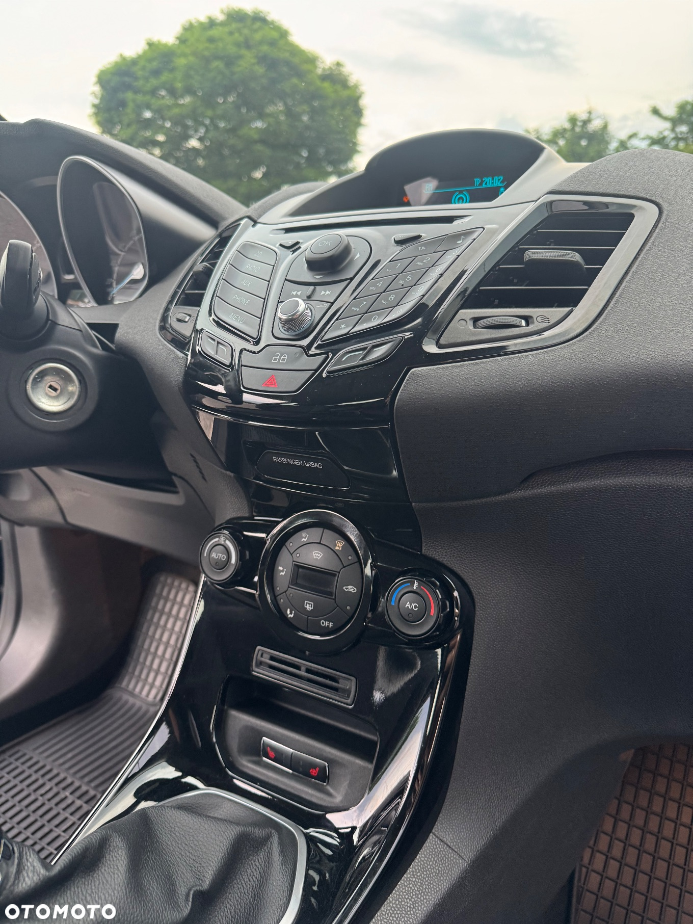 Ford Fiesta 1.0 EcoBoost Titanium - 18