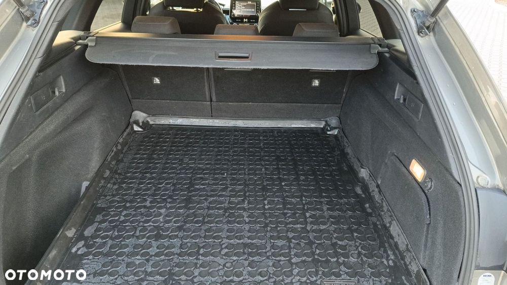 Toyota Corolla 2.0 Hybrid Comfort - 12