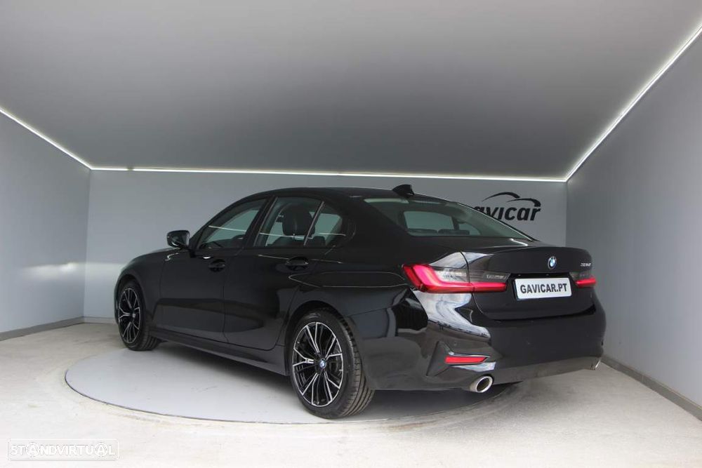 BMW 320 d Auto - 32