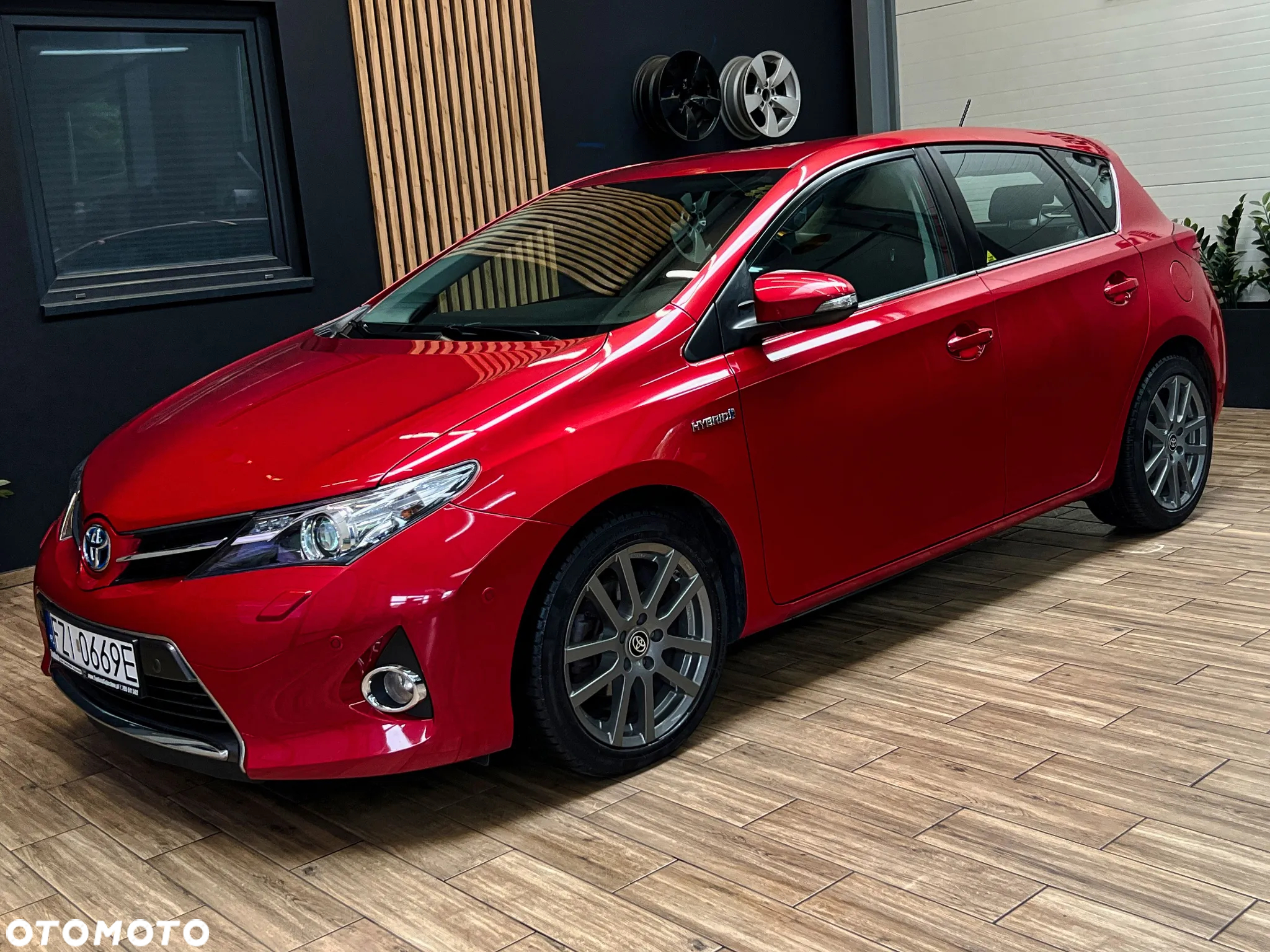 Toyota Auris 1.8 HSD Prestige NAVI - 12