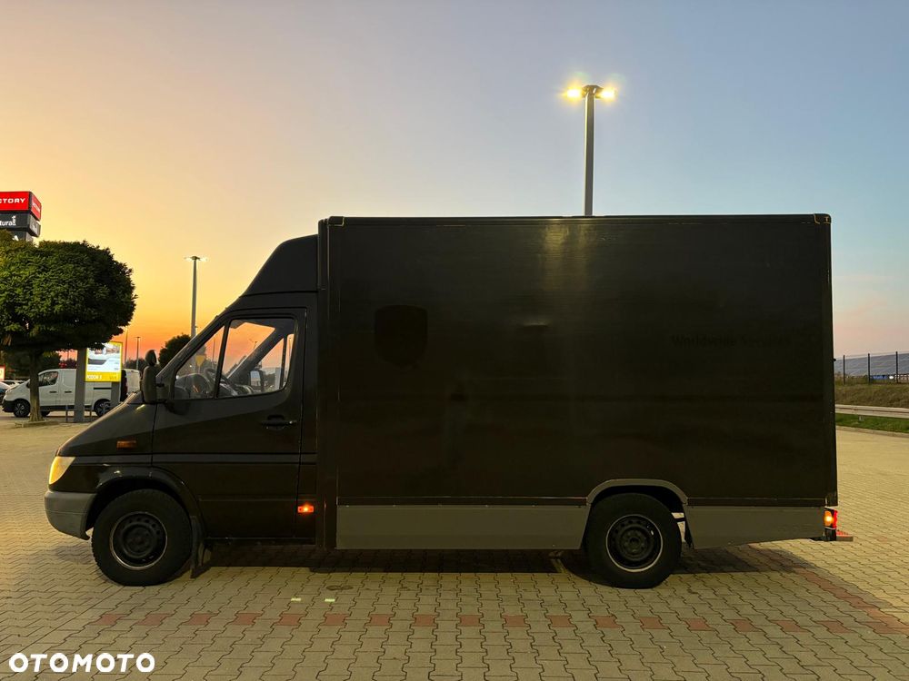 Mercedes-Benz Sprinter - 21