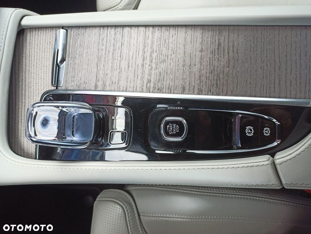 Volvo XC 90 - 24